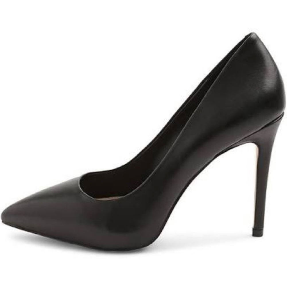 BRAND NEW IN BOX!! BCBGeneration (Treasure) Black, Closed-Toe, 4” Heels